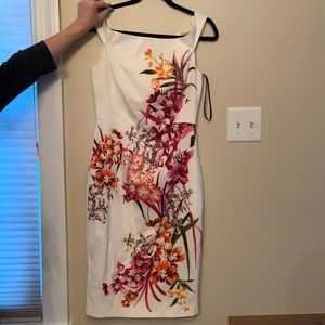 Beautiful white dress w floral accents